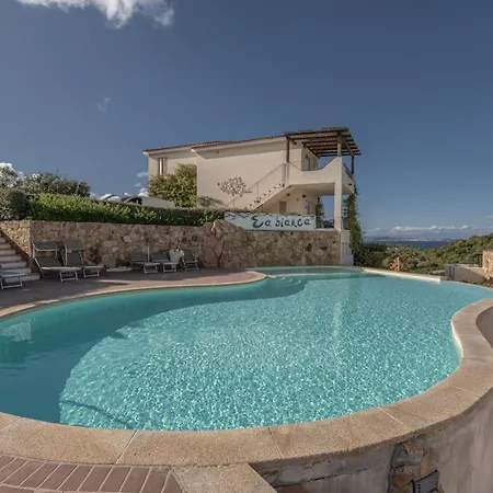 Elegant Ea Bianca 2 Bedroom Sleeps 6 Extra Bed Available شقة