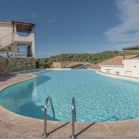 Elegant Ea Bianca 2 Bedroom Sleeps 6 Extra Bed Available * Cala Bitta