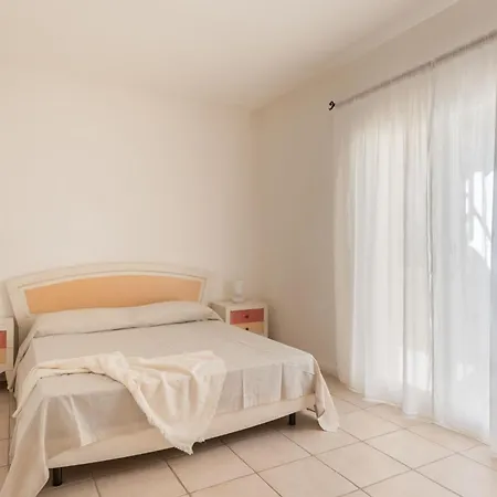 Elegant Ea Bianca 2 Bedroom Sleeps 6 Extra Bed Available