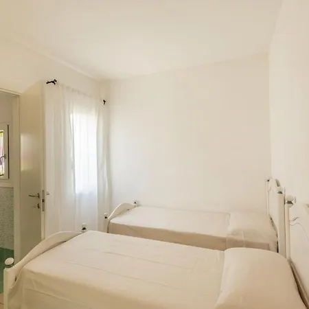 Elegant Ea Bianca 2 Bedroom Sleeps 6 Extra Bed Available * Cala Bitta
