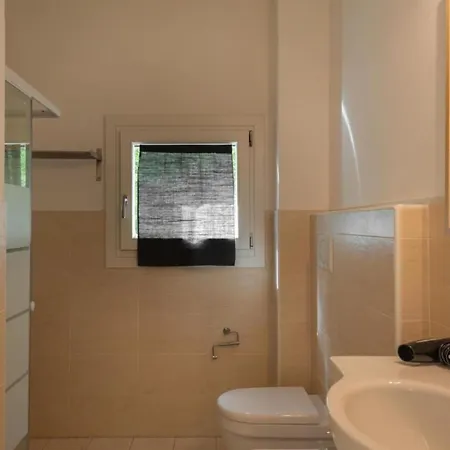 Elegant Ea Bianca 2 Bedroom Sleeps 6 Extra Bed Available