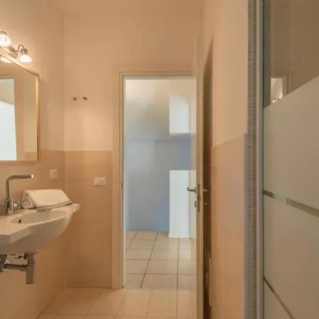 Elegant Ea Bianca 2 Bedroom Sleeps 6 Extra Bed Available Lejlighed