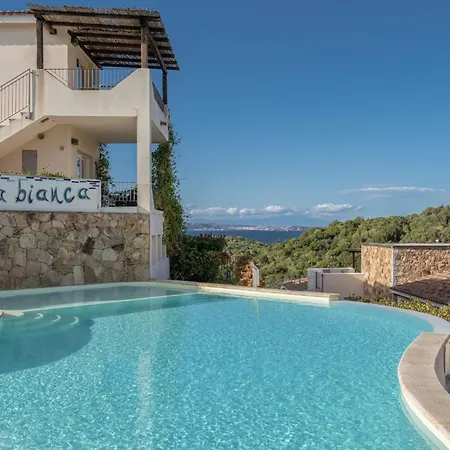 Elegant Ea Bianca 2 Bedroom Sleeps 6 Extra Bed Available Lejlighed Cala Bitta